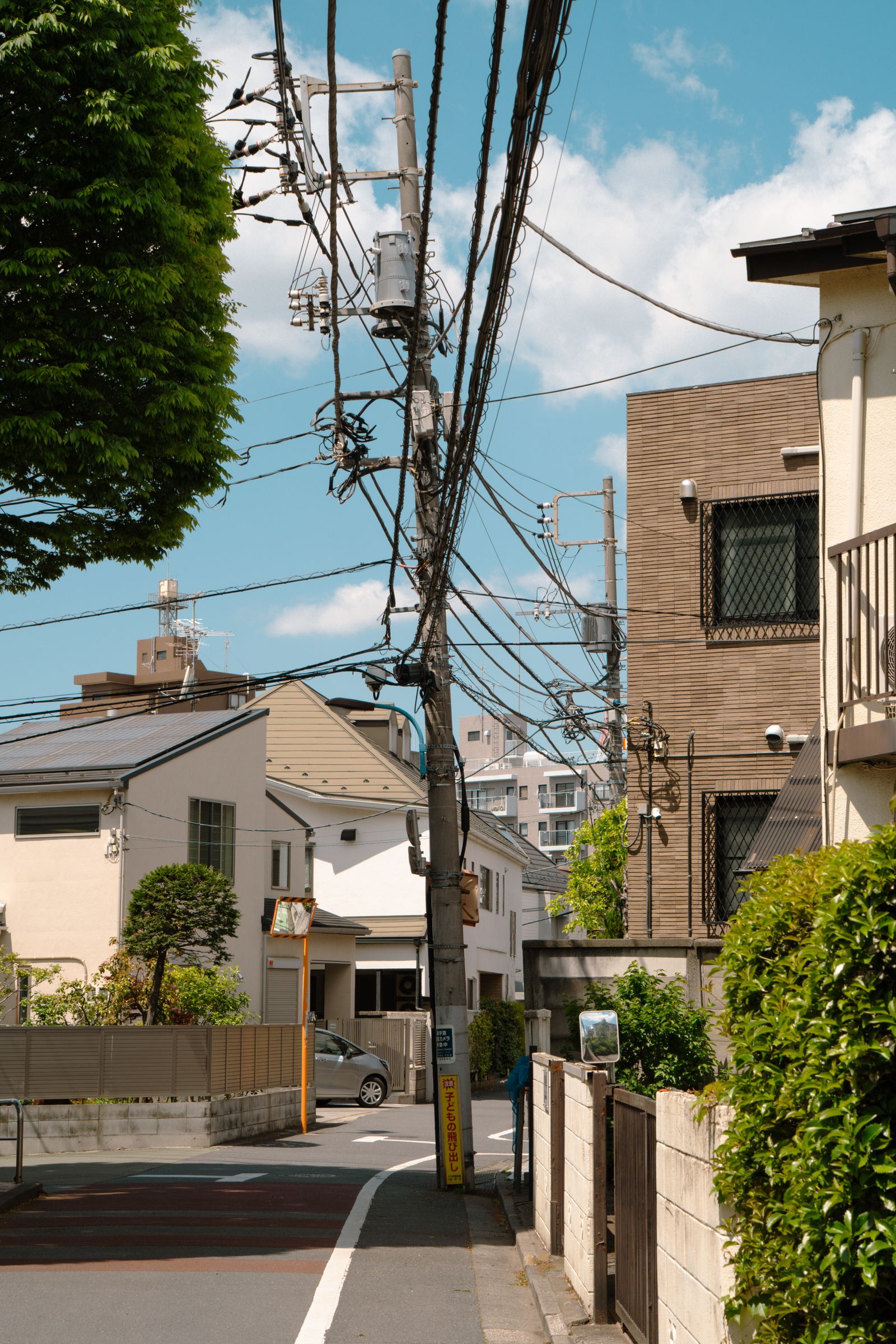 住宅が密集した日本の住宅街