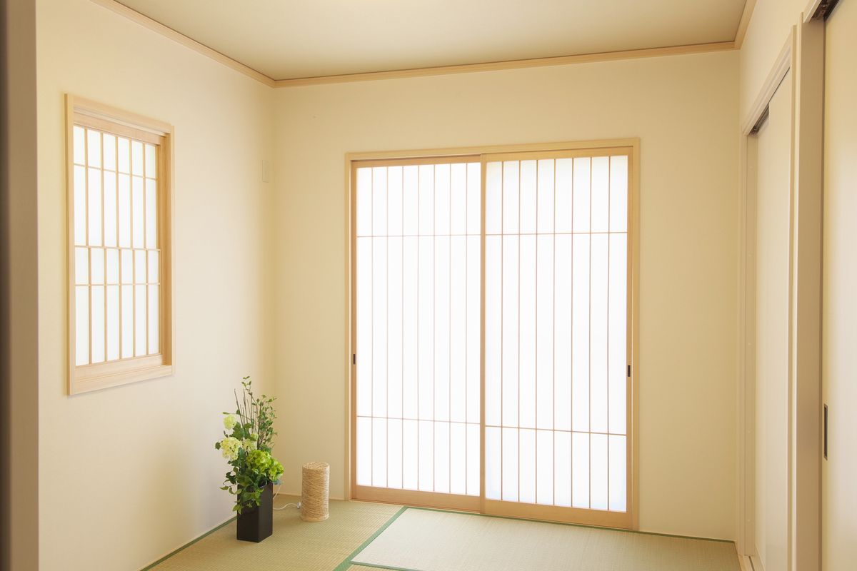 人が住まなくなった和室。事故物件として売却する際の買取価格は事案の内容と原状回復の要否で決まる