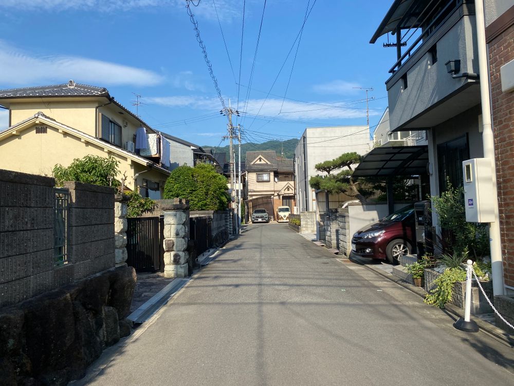 住宅が建ち並ぶ住宅街　相続不動産のイメージ